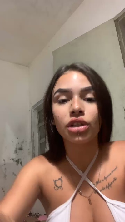 Live thumbnail of Luanaas