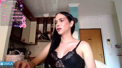 Luara_0 live cam on Cam4