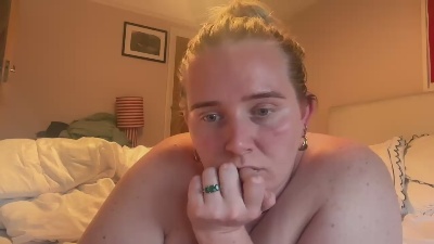 LubeyLou live cam on Cam4