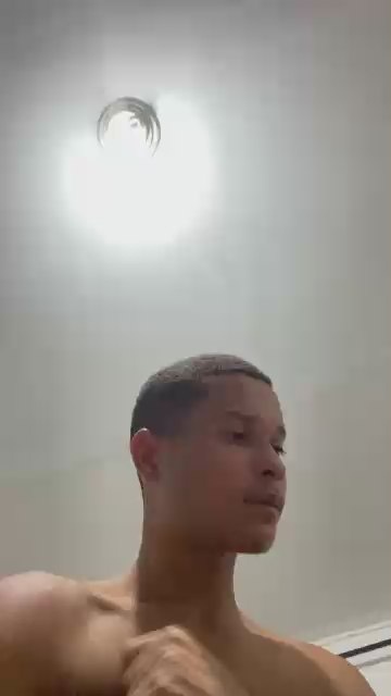 Lucas21sp live cam on Cam4