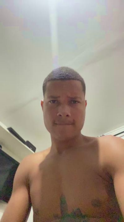 Lucas21sp live cam on Cam4