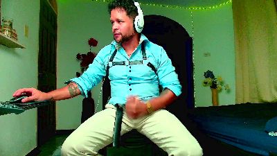 LucasGaeel live cam on Cam4