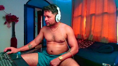 LucasGaeel live cam on Cam4
