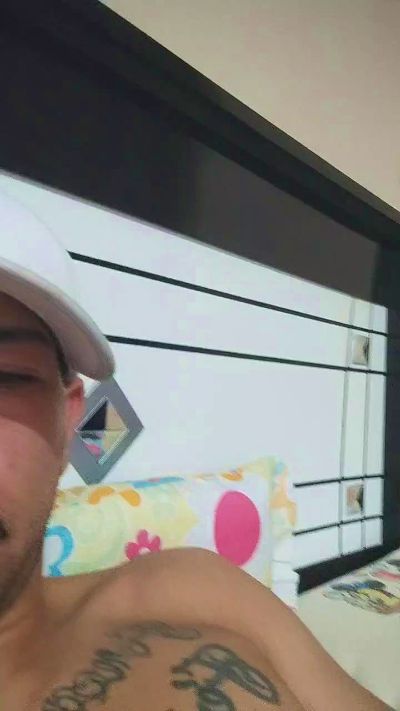 LucasHotcwb live cam on Cam4