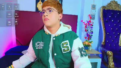 Lucas_lovee live cam on Cam4