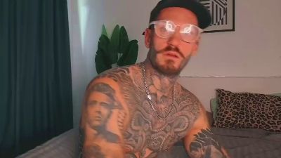 Lucasexclusive1 live cam on Cam4