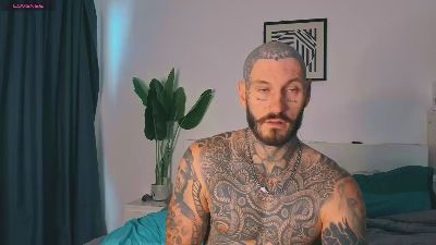 Lucasexclusive1 live cam on Cam4