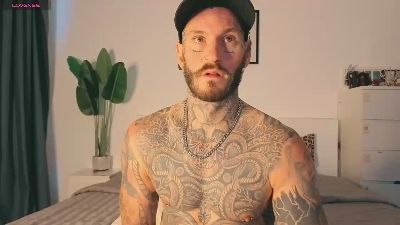 Lucasexclusive1 live cam on Cam4