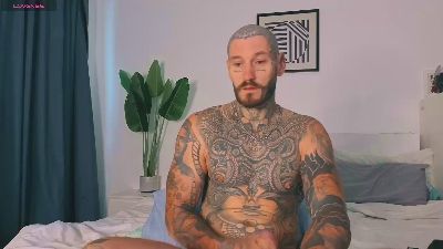 Lucasexclusive1 live cam on Cam4