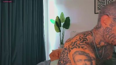 Lucasexclusive1 live cam on Cam4