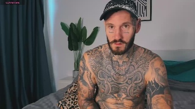 Lucasexclusive1 live cam on Cam4