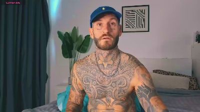 Lucasexclusive1 live cam on Cam4