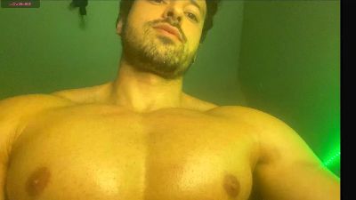 Lucasfit24 live cam on Cam4