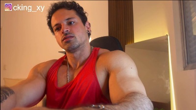 Lucasfit24 live cam on Cam4