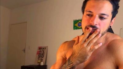 Lucasfit24 live cam on Cam4