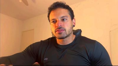 Lucasfit24 live cam on Cam4