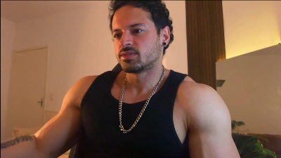Lucasfit24 live cam on Cam4