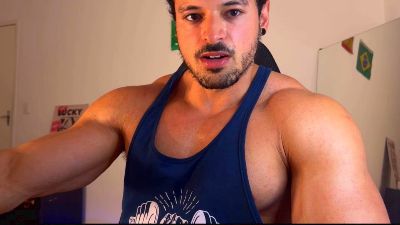 Lucasfit24 live cam on Cam4