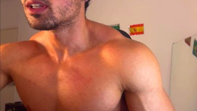 Lucasfit24 live cam on Cam4