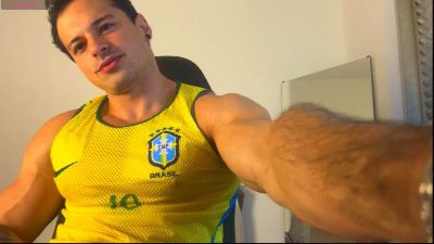 Lucasfit24 live cam on Cam4