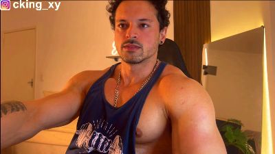 Lucasfit24 live cam on Cam4