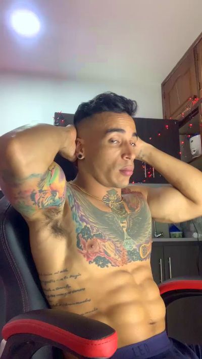 Lucasflexthis_1