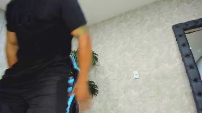 Lucasflexthis_1 live cam on Cam4