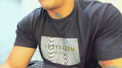 Lucasflexthis_1 live cam on Cam4