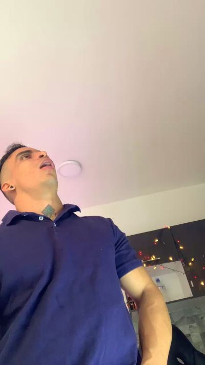 voyeur cam Lucasflexthis 1