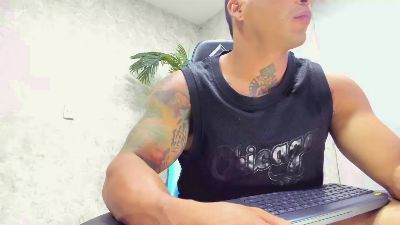 Lucasflexthis_1 live cam on Cam4