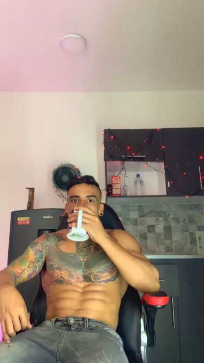 xxx webcam Lucasflexthis 1