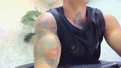 Lucasflexthis_1 live cam on Cam4