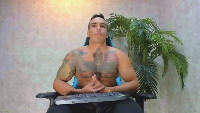 Lucasflexthis_1 live cam on Cam4