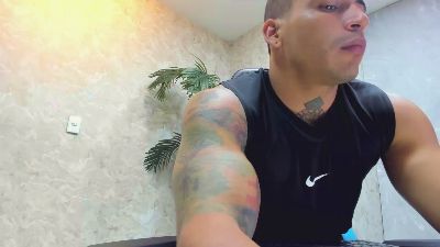 Lucasflexthis_1 live cam on Cam4