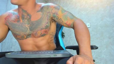 Lucasflexthis_1 live cam on Cam4