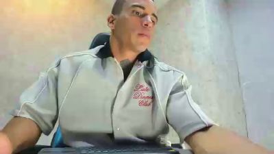Lucasflexthis_1 live cam on Cam4