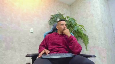 Lucasflexthis_1 live cam on Cam4