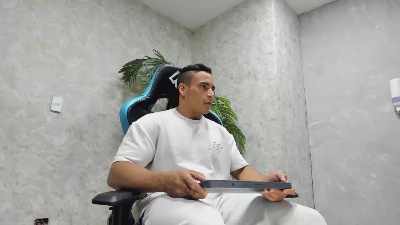 Lucasflexthis_1 live cam on Cam4