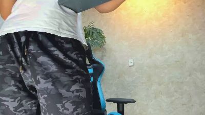Lucasflexthis_1 live cam on Cam4