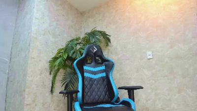 Lucasflexthis_1 live cam on Cam4