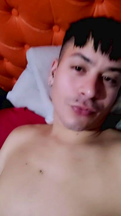 Lucasn87 live cam on Cam4
