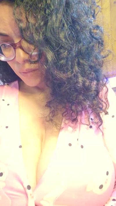 Lucci_Lovee live cam on Cam4
