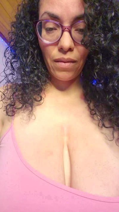 Lucci_Lovee live cam on Cam4