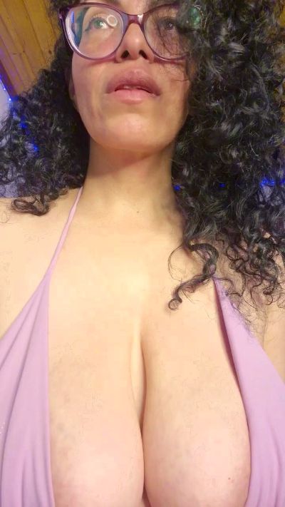 Lucci_Lovee live cam on Cam4