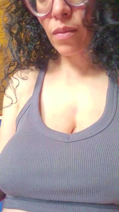 Lucci_Lovee live cam on Cam4