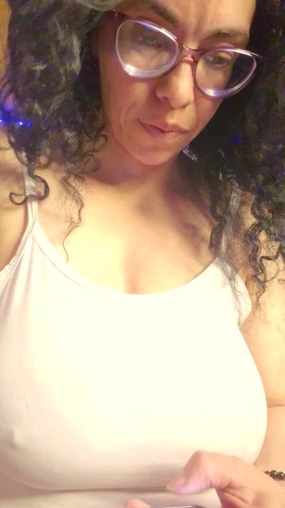 Lucci_Lovee live cam on Cam4