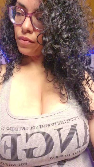 Lucci_Lovee live cam on Cam4