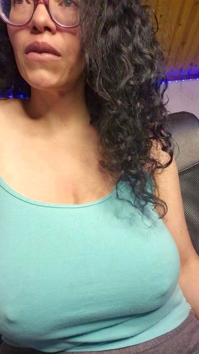 Lucci_Lovee live cam on Cam4