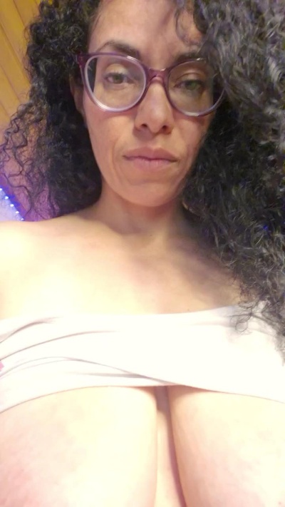 Lucci_Lovee live cam on Cam4