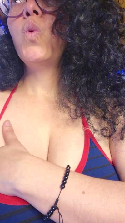 Lucci_Lovee live cam on Cam4